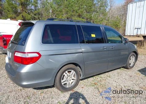 2005 Honda Odyssey Touring z USA, uszkodzony, nr VIN 5FNRL38895B132872